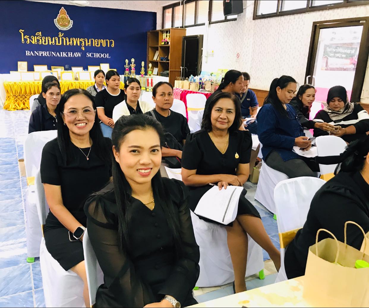 กิจกรรมการประชุมเครือข่ายครอบครัวในพื้นที่เทศบาลตำบลคลองใหญ่ “การพัฒนาศักยภาพพี่เลี้ยงที่ปรึกษาในชุมชน”