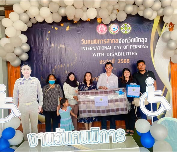 วันพฤหัสบดีที่ 22 มกราคม 2569
นายสายัญ แดงปรก นายกเทศมนตรีตำบลคลองใหญ่ มอบหมายให้ นางสาวกุลฤดี ศรีสงคราม นักพัฒนาชุมชนชำนาญการ และเจ้าหน้าที่เทศบาล เข้าร่วมกิจกรรมงานวันคนพิการสากลจังหวัดพัทลุง จัดโดย สำนักงานพัฒนาสังคมและความมั่งคงของมนุษย์จังหวัดพัทลุง ณ โรงแรมร้อยทองรีสอร์ท อำเภอควนขนุน จังหวัดพัทลุง